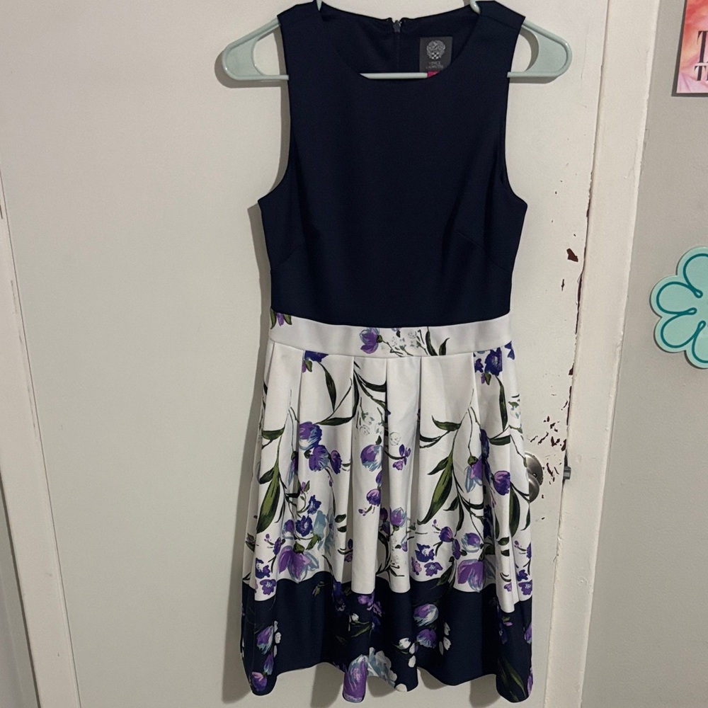 Women's Size 2 Vince Camuto A-Line Pleated Sleeveless Dress with Pockets